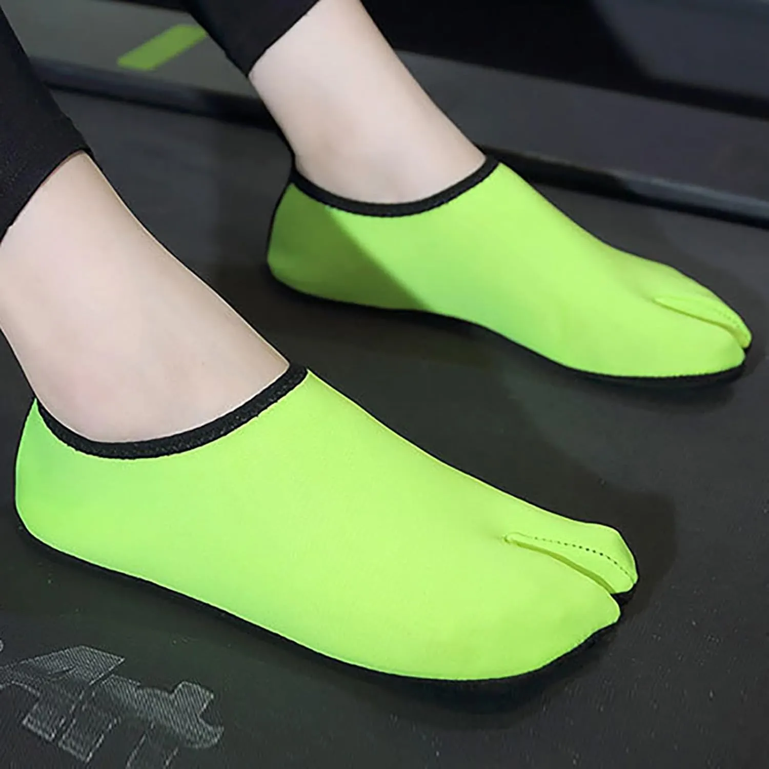 Water Shoes for Men Women Quick Dry Aqua Swim Barefoot Beach Pool Outdoor Sports Hiking Surfing Kayaking Yoga Lightweight Non Slip Breathable Socks